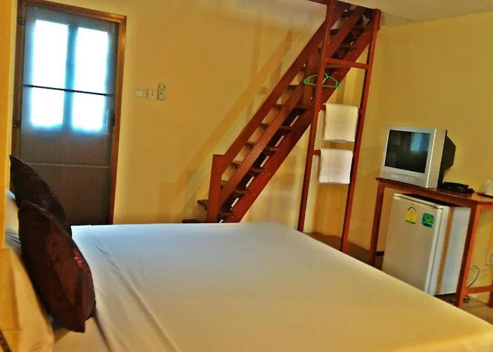 Baan Thai Damnoen Canal House Resort