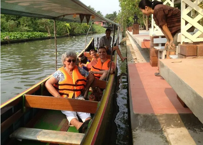 Baan Thai Damnoen Canal House