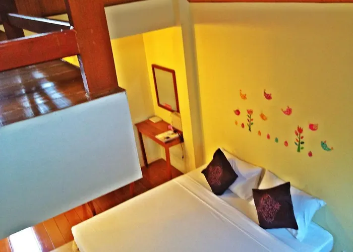 Resort Baan Thai Damnoen Canal House 3*