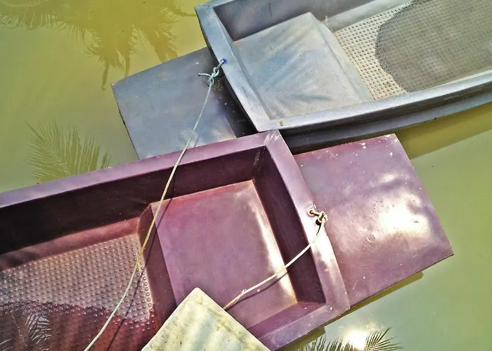 Baan Thai Damnoen Canal House