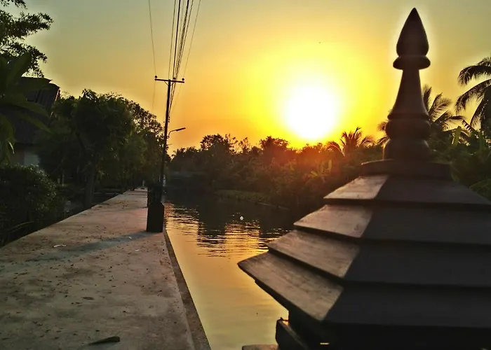 Baan Thai Damnoen Canal House Resort