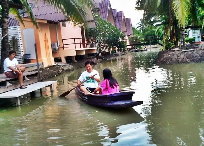 Resort Baan Thai Damnoen Canal House