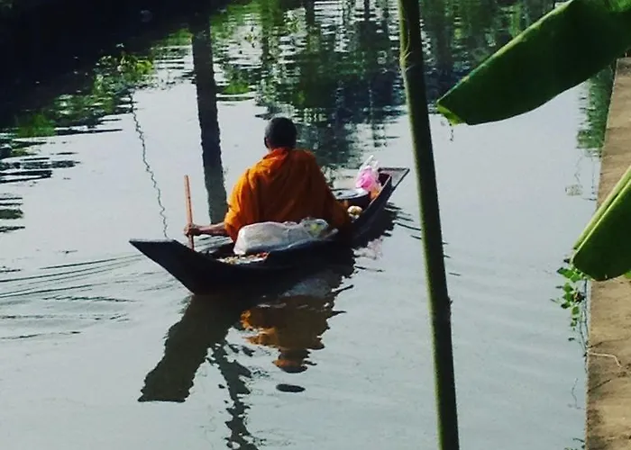 Baan Thai Damnoen Canal House